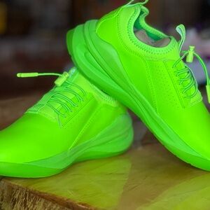 CLOVE LIME GREEN WOMENS SNEAKERS